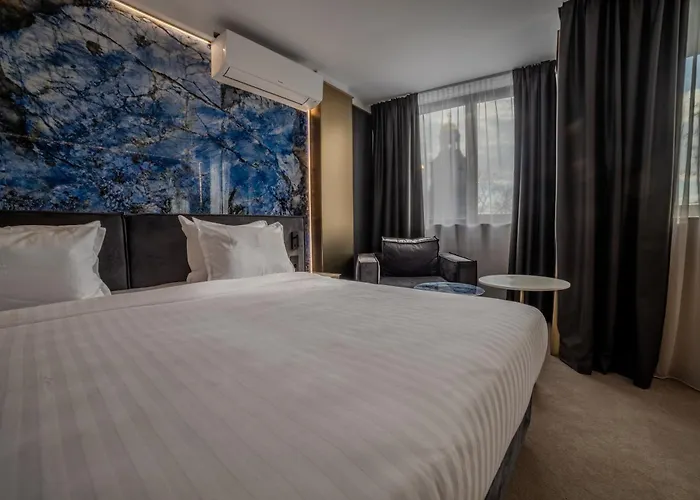 Хотел Aslan Gold